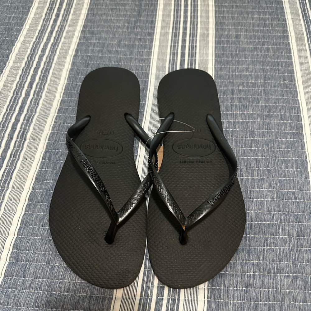 Havaianas Black Slim Flip Flops with Glossy Straps